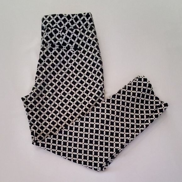 Dana Buchman Black and White Geometric Print Cropped Flat Front Pant Size 6 - Picture 2 of 9